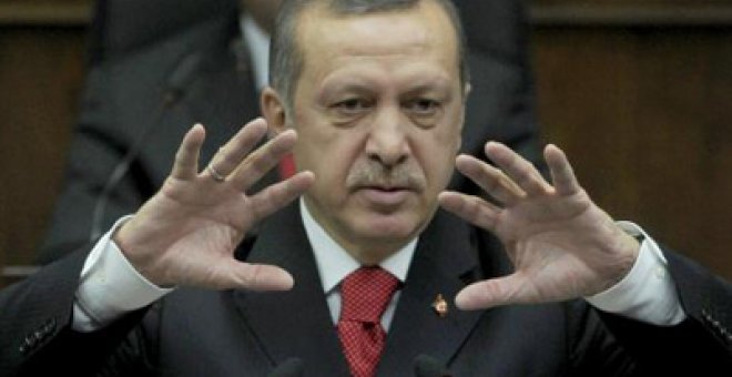 Turquía se ofrece como mediador para un alto el fuego en Libia