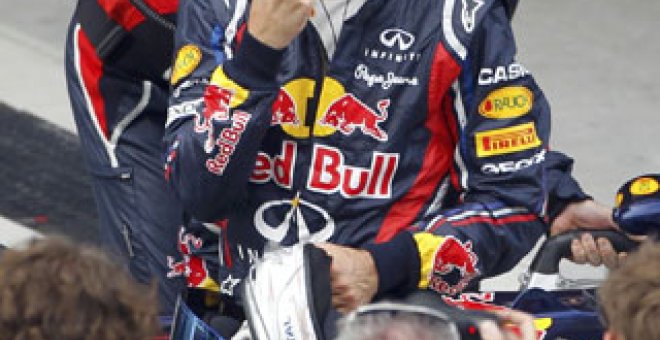 Vettel consigue la 'pole' del GP de Malasia, Alonso quinto