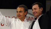 Zapatero presume de democracia: "Mi voto vale igual que el vuestro"