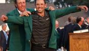 Schwartzel se enfunda la chaqueta verde