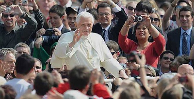 El Papa lamenta que Occidente esté "aburrido" de la fe