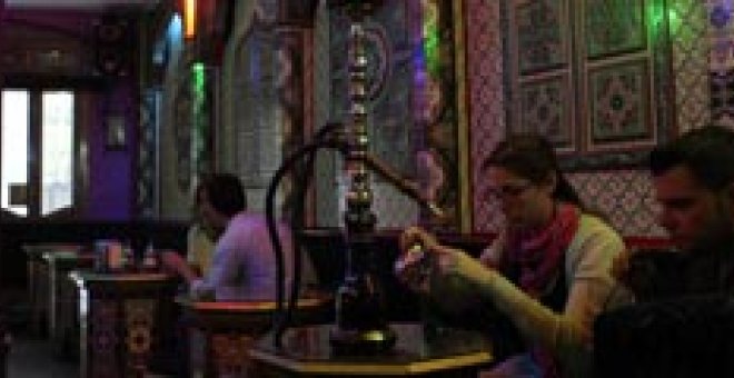 La cachimba no sobrevive a la Ley Antitabaco