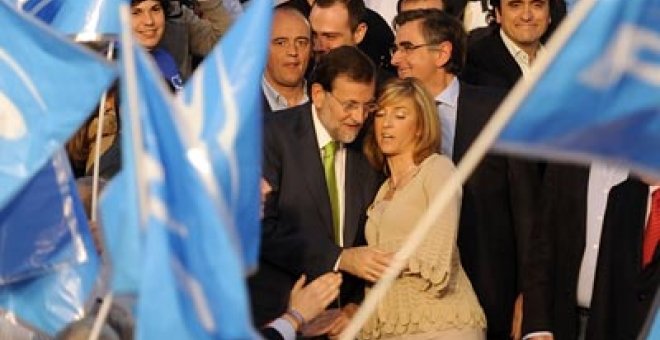 Rajoy pide en Asturias el voto contra Álvarez-Cascos