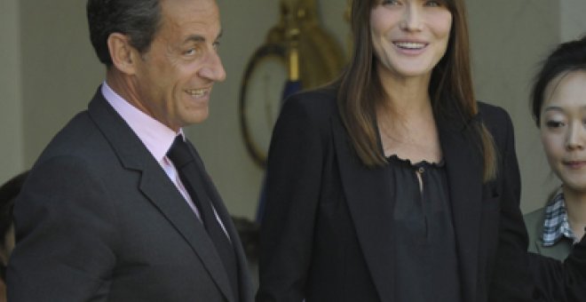 El padre de Sarkozy confirma el embarazo de Carla Bruni