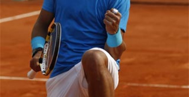 Nadal se mete en segunda ronda tras superar al maratoniano Isner