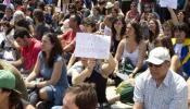 'Indignados' de Catalunya acamparán ante el Parlament el día 14