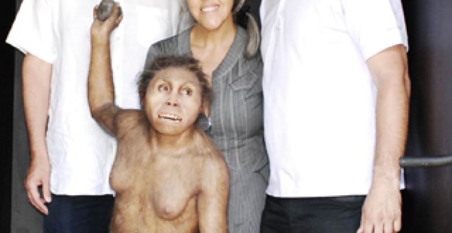 El mono que salió de África y volvió 'hecho un hombre'