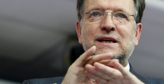 El PSOE dice que el Gobierno quiere que las elecciones sean en 2012