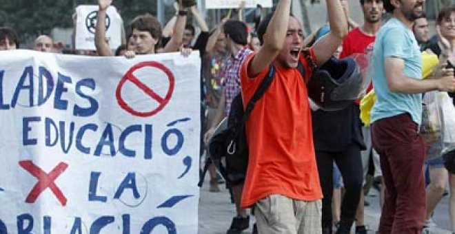 El Parlamento catalán estudia querellarse contra los violentos