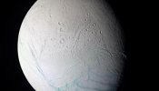 Los océanos de una luna de Saturno son de agua salada