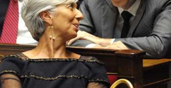 Sarkozy aprovecha la salida de Lagarde para cambiar el Gobierno