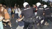La Policía carga contra los indignados de Palma y detiene a dos