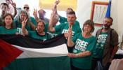 Activistas de la Flotilla se encierran en la Embajada española en Atenas