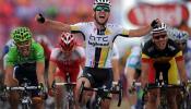 Cavendish se impone entre las caídas