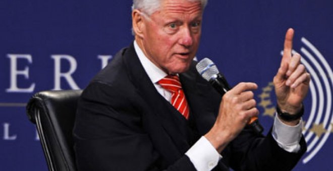 Bill Clinton se embolsó 75,6 millones en conferencias desde 2001