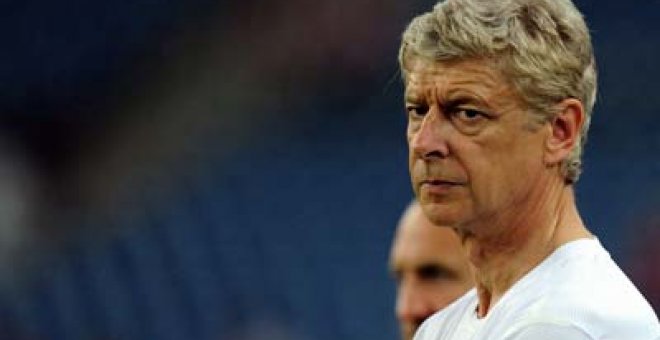 Wenger acusa a Xavi de ser "irrespetuoso" con el Arsenal