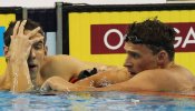 Ryan Lochte bate a Michael Phelps en los 200 libres