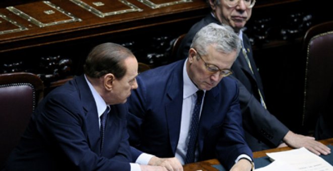 El ministro italiano de Economía se enroca en su cargo