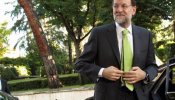 Rajoy no ve "un buen ejemplo" que Rato se suba el sueldo