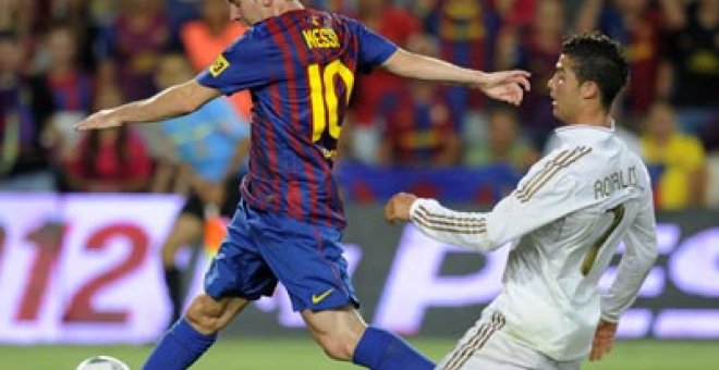 Y Ronaldo se arrodilla a los pies de Messi