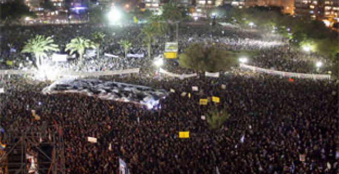 Los indignados israelíes sacan a la calle a 450.000 personas