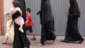 La Generalitat prevé prohibir el burka y el niqab en las calles
