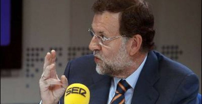 Rajoy: "Tener que elegir entre dos personas siempre es un problema"