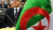 Argelia cede y reconoce por fin al CNT libio