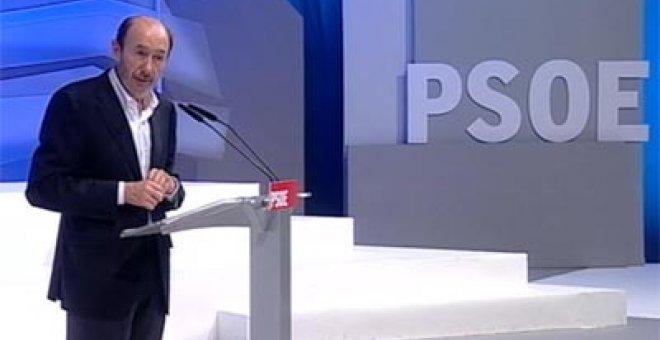 Rubalcaba: "¿Alguien recuerda algo de los 8 años del PP?"