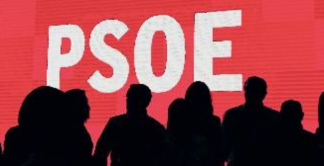 La izquierda minoritaria no se cree el giro socialdemócrata del PSOE