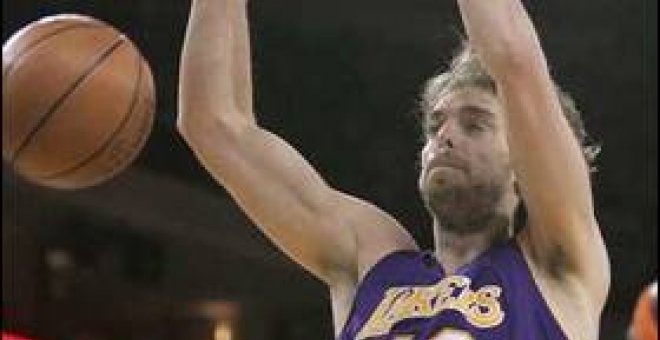 Gasol vuelve a hacer doble-doble en la victoria de los Lakers
