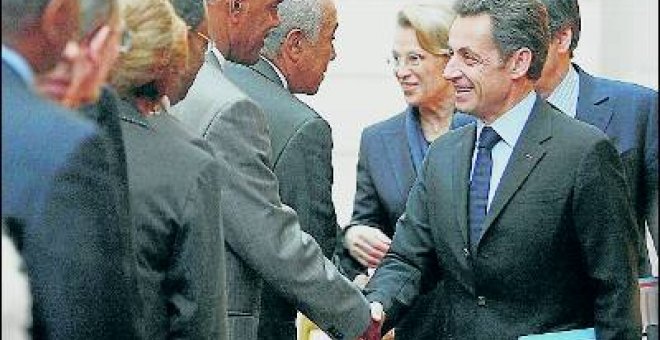 Sarkozy ofrece primas salariales para evitar el caos en Guadalupe