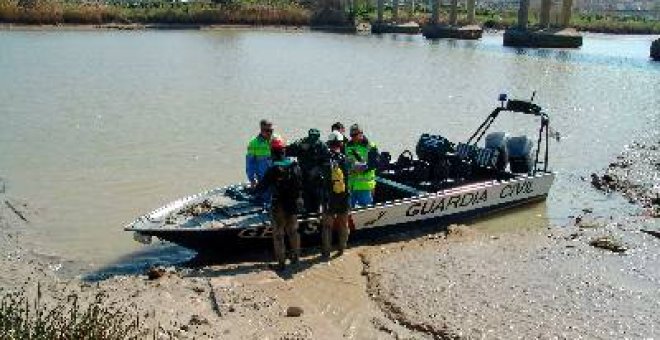 Intensifican la búsqueda de Marta en el río entre Cartuja y Alcalá del Río