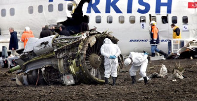 Comienza el análisis de las cajas negras del avión accidentado de Turkish Airlines