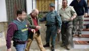 La Guardia Civil encontró 160.000 euros debajo del colchón del alcalde de Alcaucín