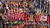 Miles de personas se manifiestan en Barcelona contra la crisis