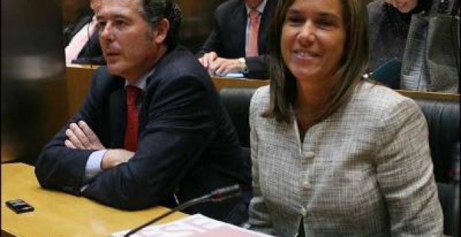 El PP aplica el doble rasero para desvincular a Mato de su marido