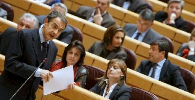 Zapatero acusa al PP de "chantajear" al Gobierno al condicionar su apoyo a las medidas contra la crisis