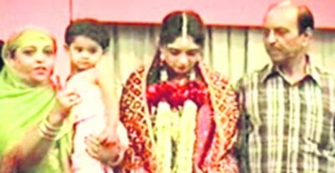 Una joven india se casa con varios multimillonarios para después robarles el dinero y desaparecer