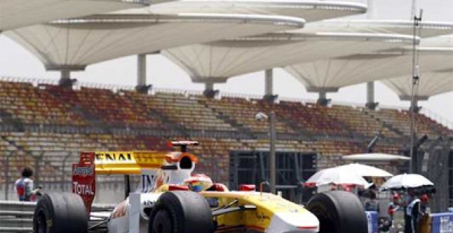 Alonso se hunde en los segundos libres en China
