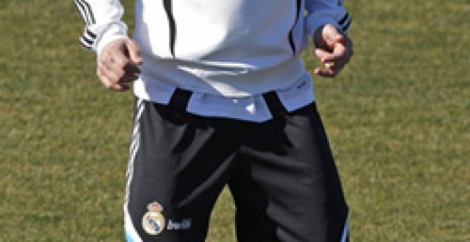 Cannavaro, con un pie de regreso a la Juve