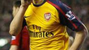 Arshavin frena al Liverpool