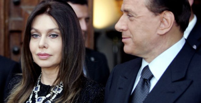 Sólo Veronica logra contener el machismo de Berlusconi