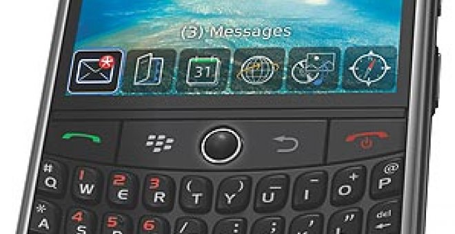 Blackberry, a codazos contra el iPhone y los Android