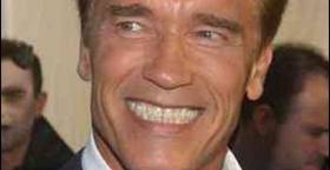 Schwarzenegger tira de porros para mitigar la deuda de California