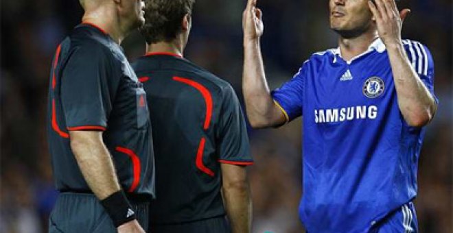 Lampard defiende los insultos al árbitro: "No sé que esperan. No nos pitaron tres penaltis"