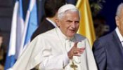 El Papa clama contra "el antisemitismo que continúa levantando su repugnante cabeza en el mundo"