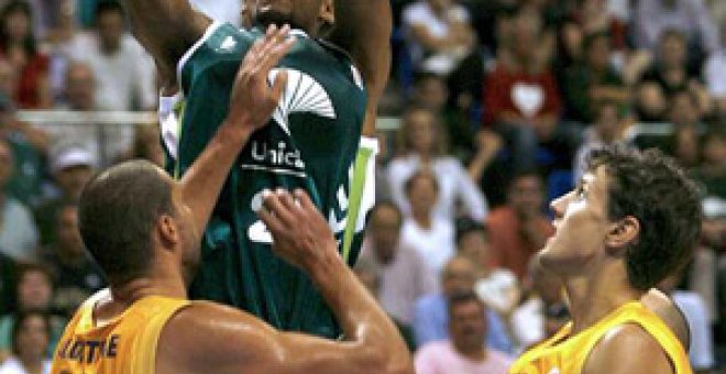 El Unicaja acaba con el Gran Canaria