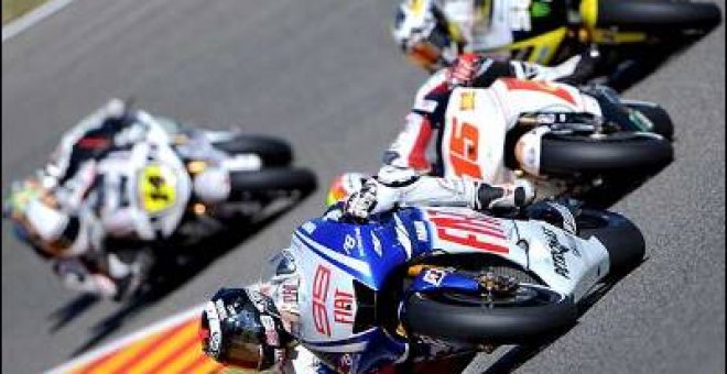 Lorenzo vuelve a lograr la pole