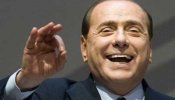 Berlusconi dice que las fotografías confiscadas no valen ni 10.000 euros